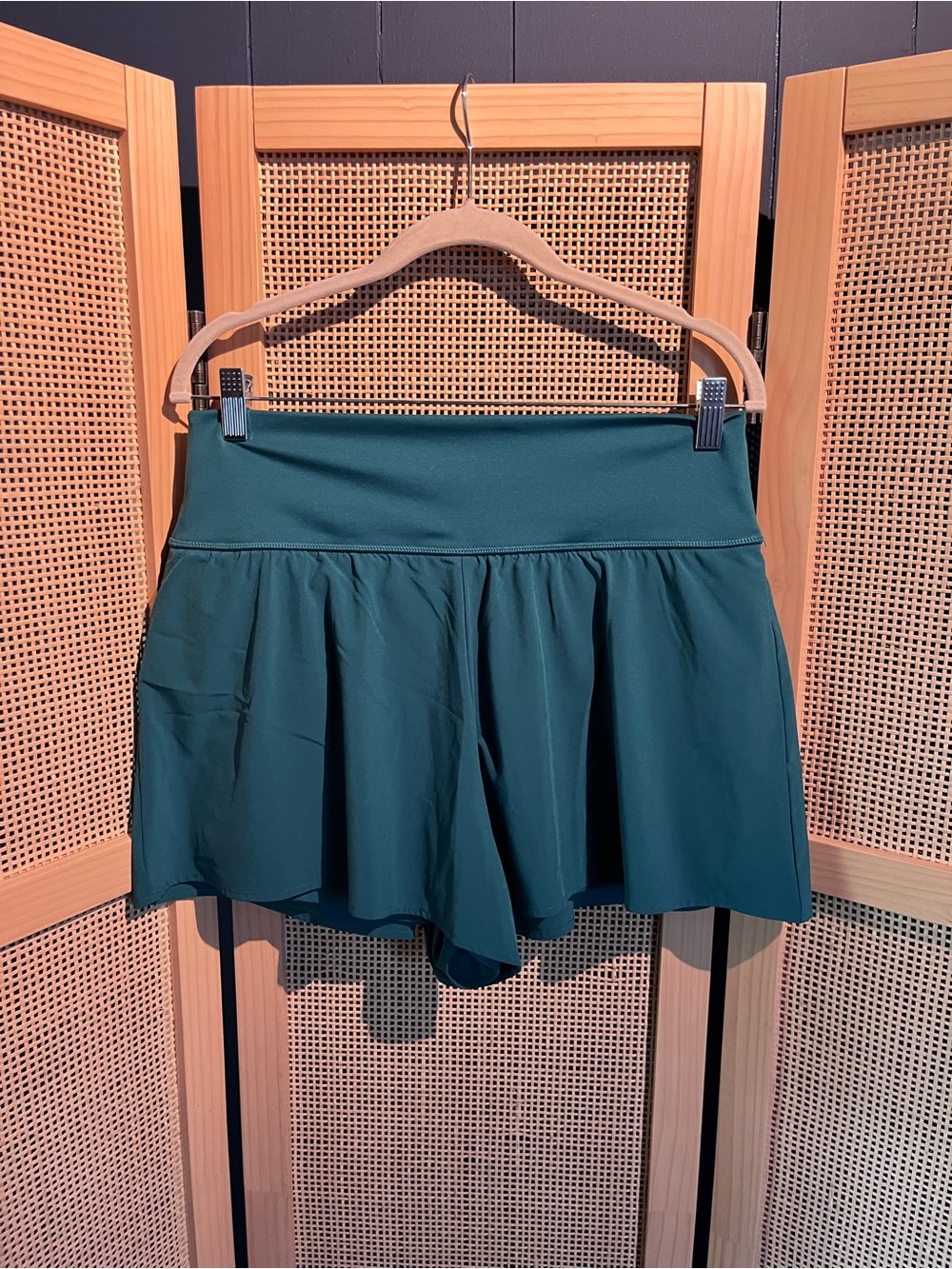 All In Motion Women’s L Shorts